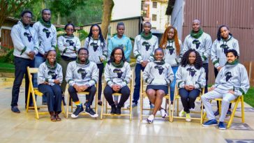 Team_photo_50-768x512